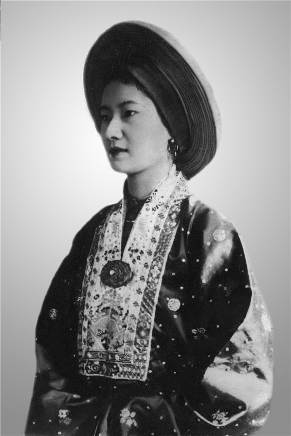 Nam Phương Hoàng hậu  Fashionista chính hiệu thế kỉ 20